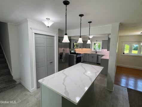 132 Birch Lane Schenectady NY 12302
