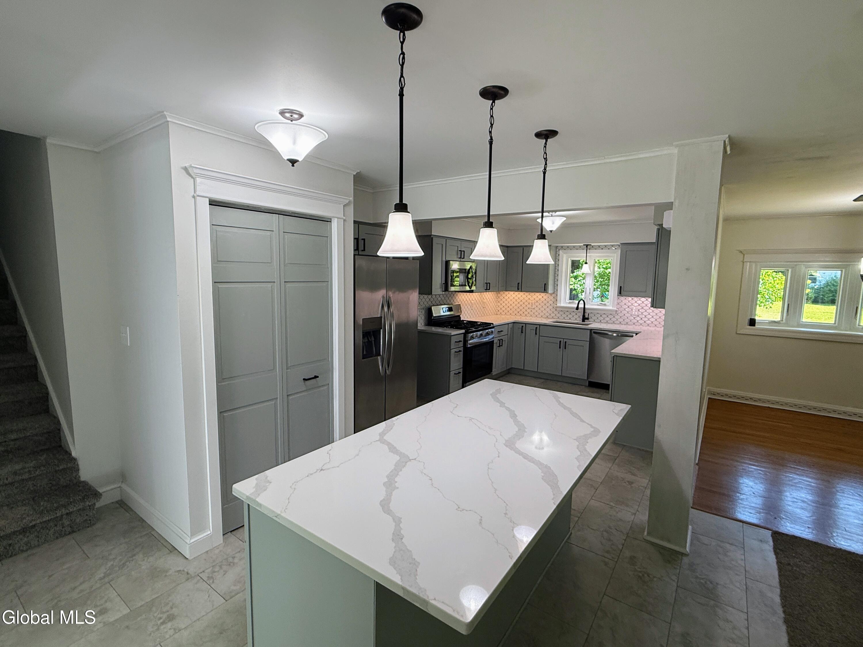 132 Birch Lane Schenectady NY 12302