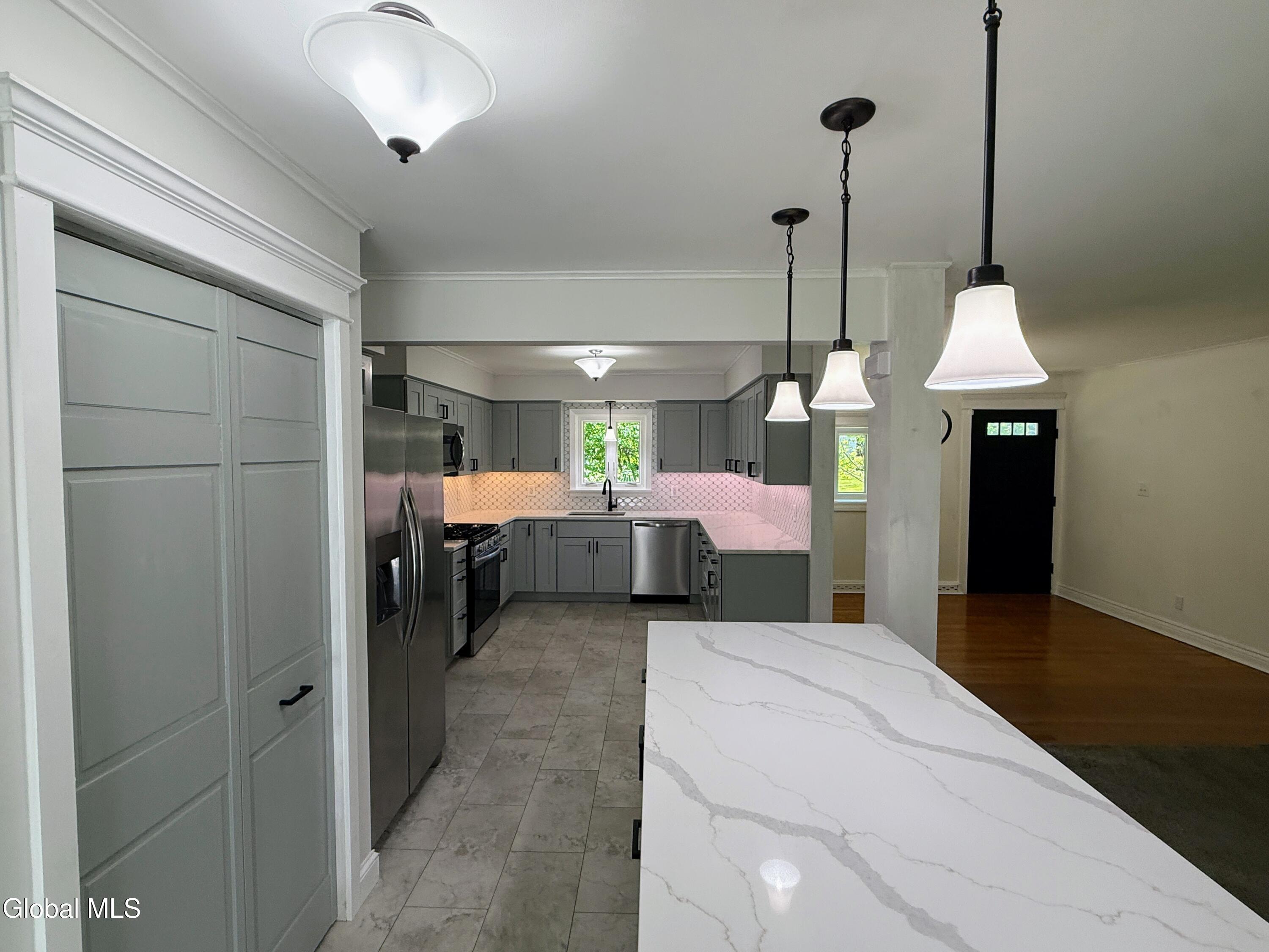 132 Birch Lane Schenectady NY 12302