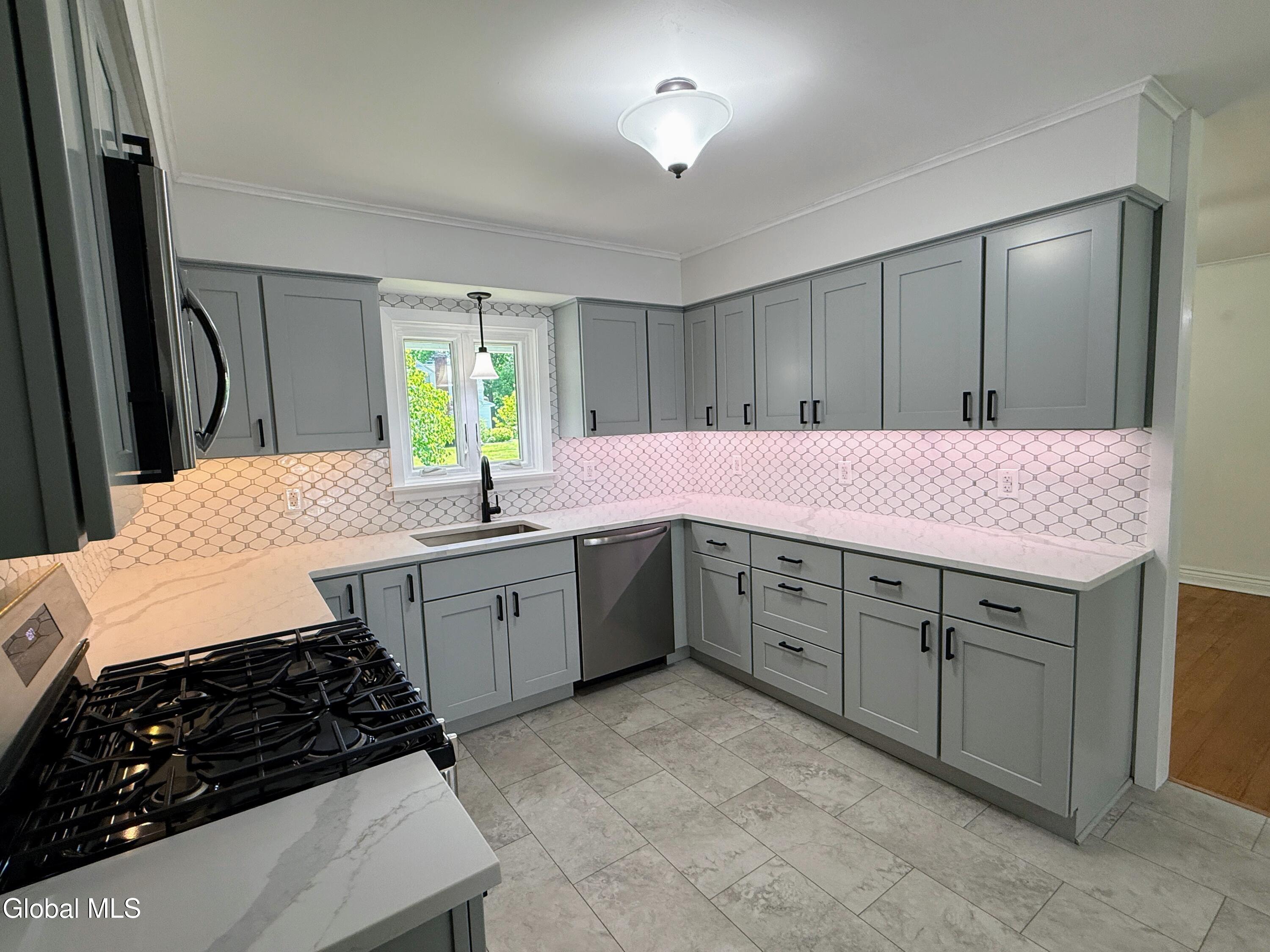 132 Birch Lane Schenectady NY 12302