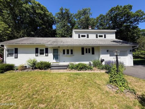 132 Birch Lane Schenectady NY 12302