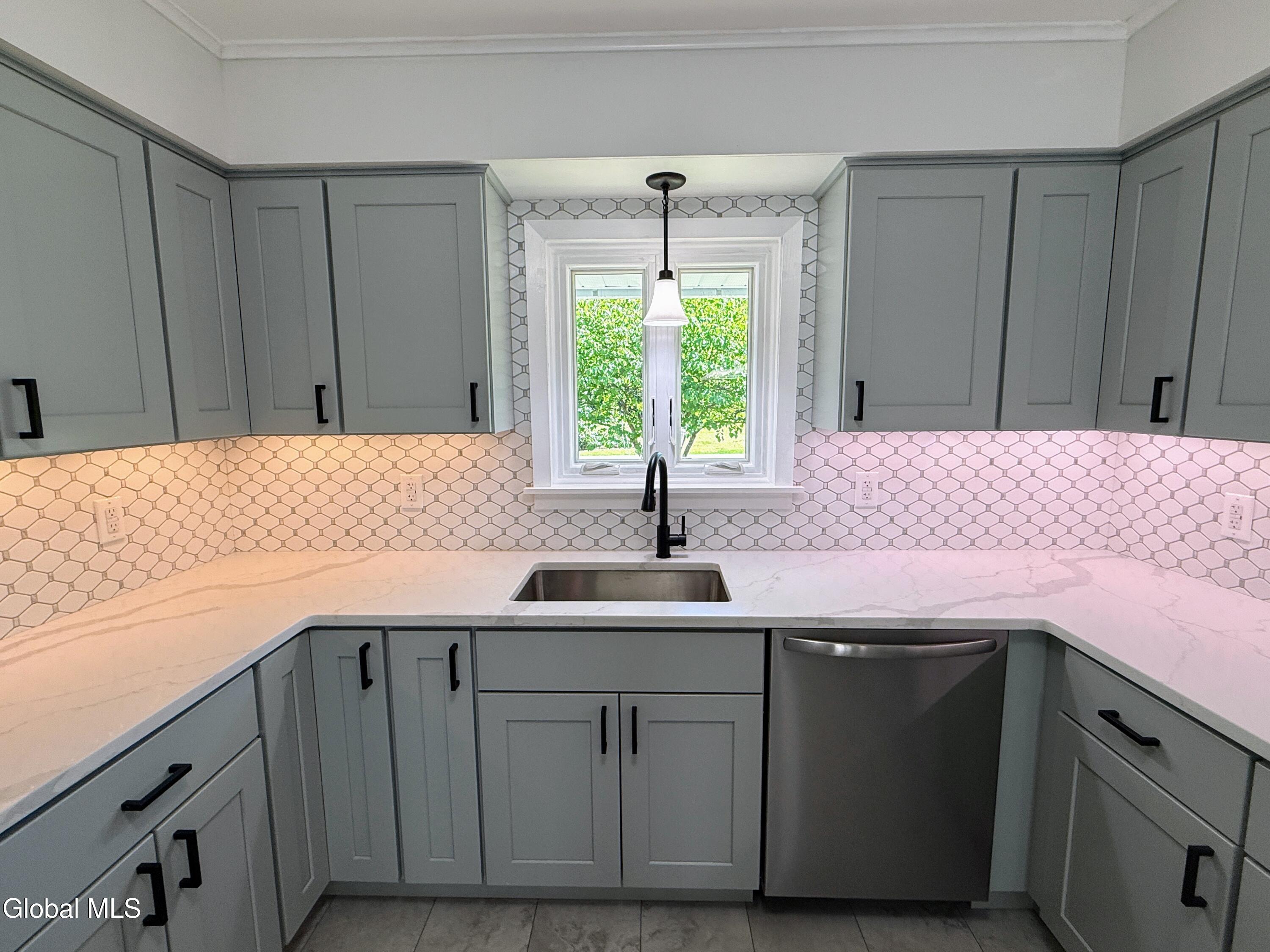 132 Birch Lane Schenectady NY 12302
