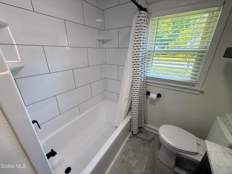 132 Birch Lane Schenectady NY 12302