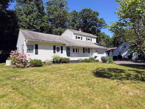 132 Birch Lane Schenectady NY 12302