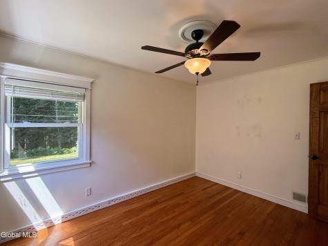 132 Birch Lane Schenectady NY 12302