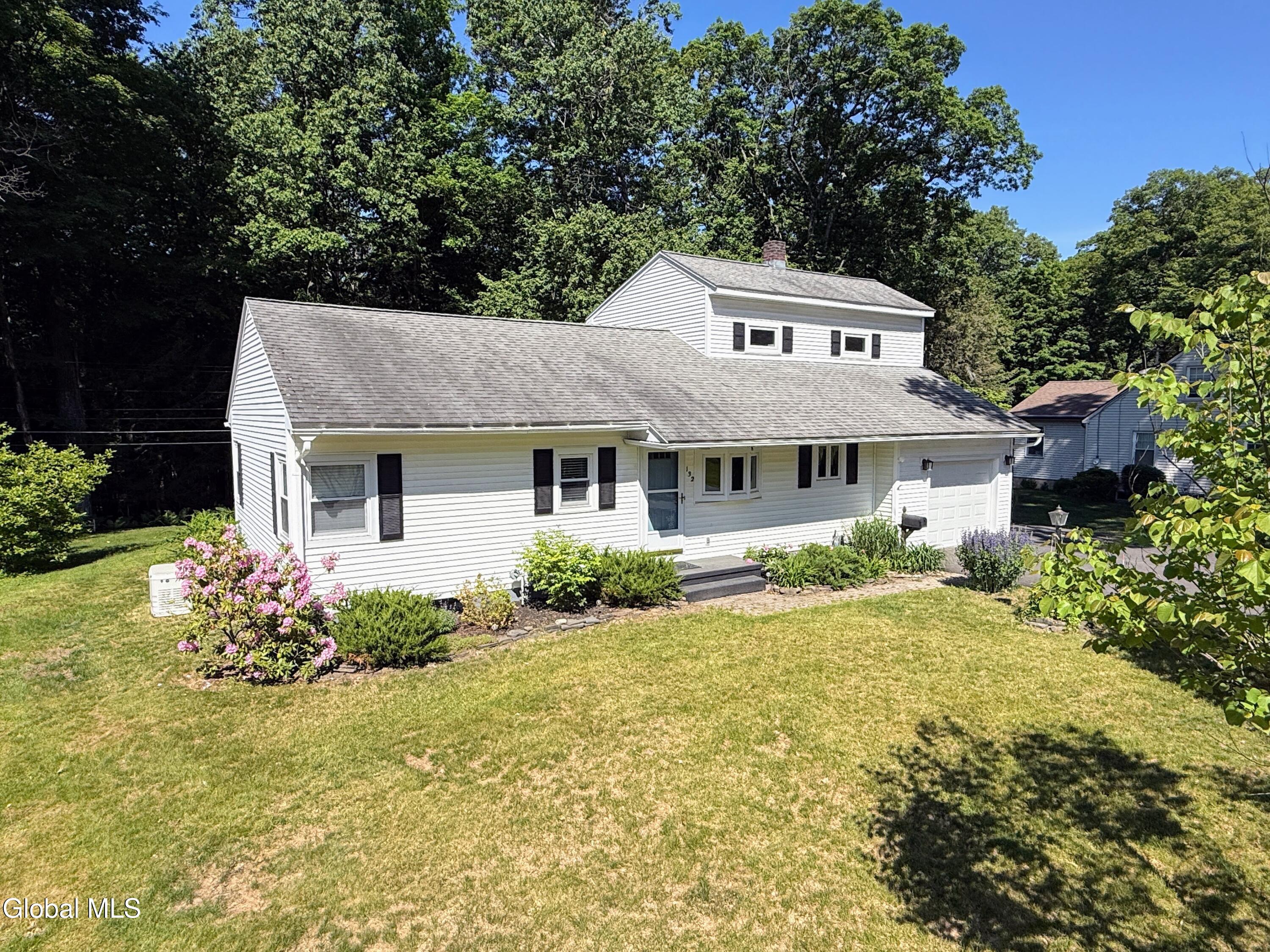 132 Birch Lane Schenectady NY 12302