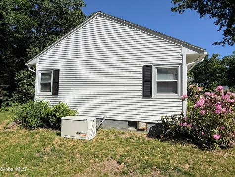 132 Birch Lane Schenectady NY 12302
