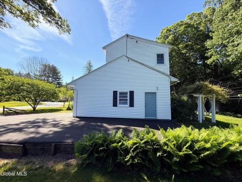 132 Birch Lane Schenectady NY 12302