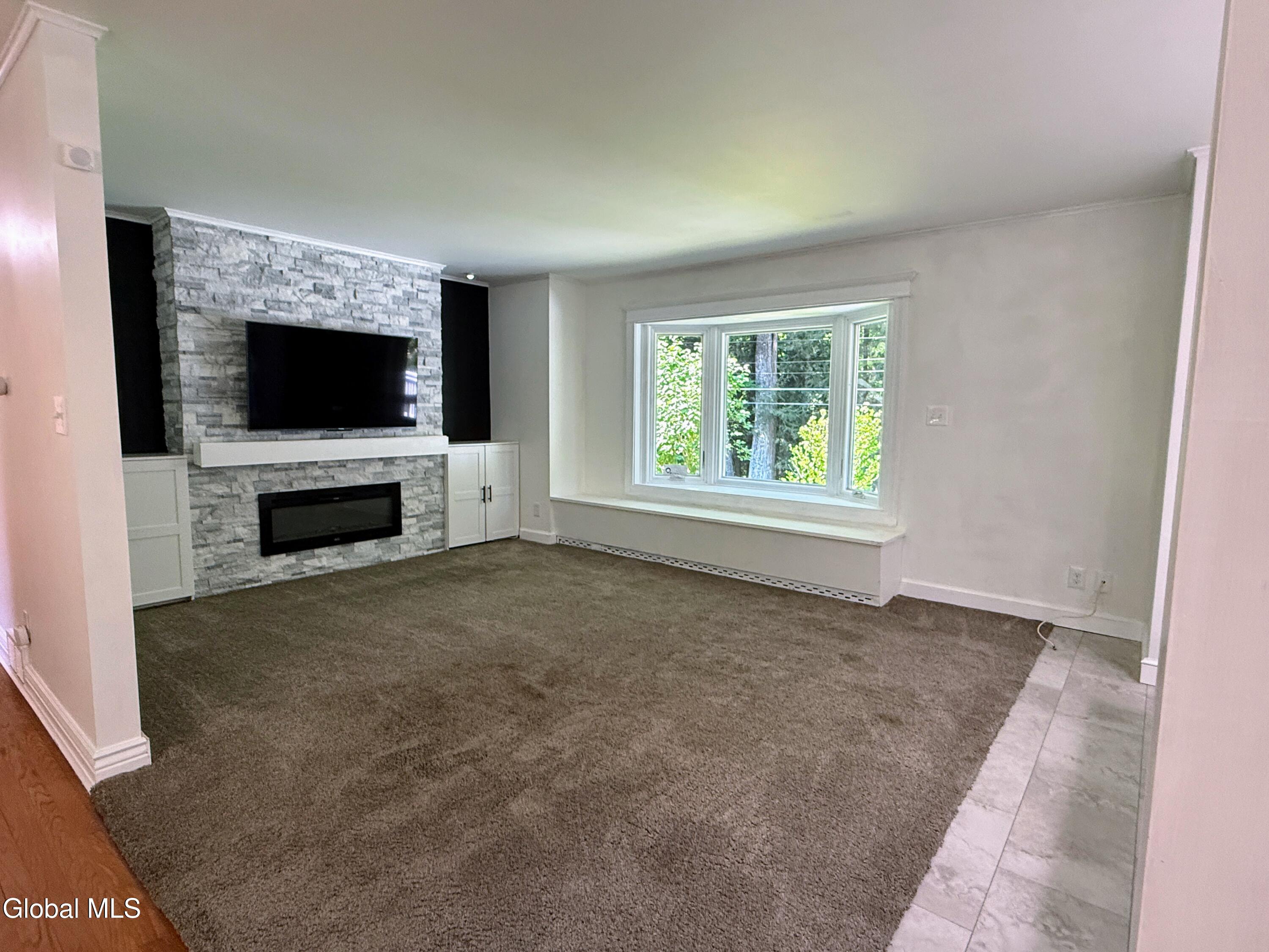 132 Birch Lane Schenectady NY 12302