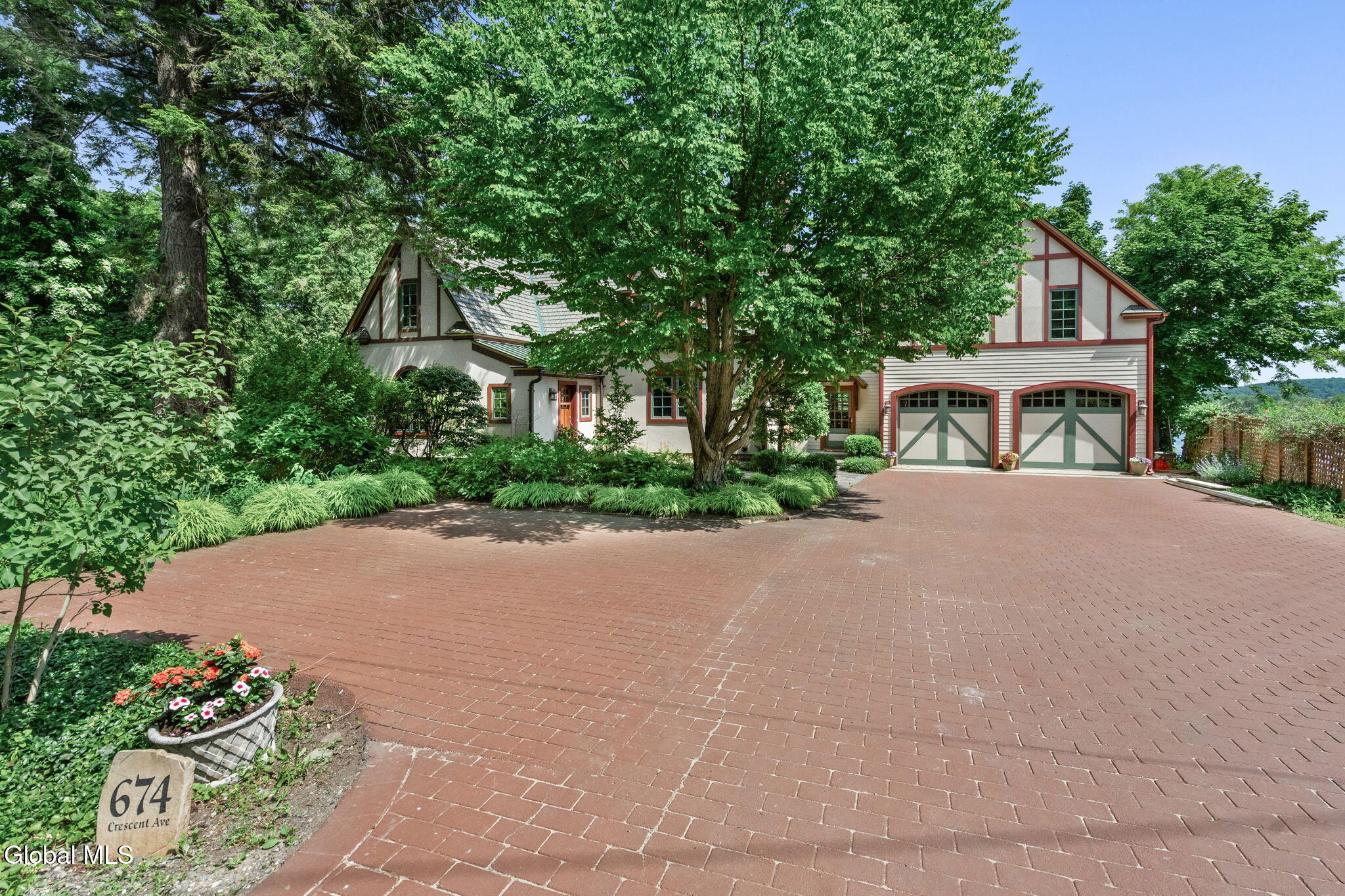 674 Crescent Avenue Saratoga NY 12866