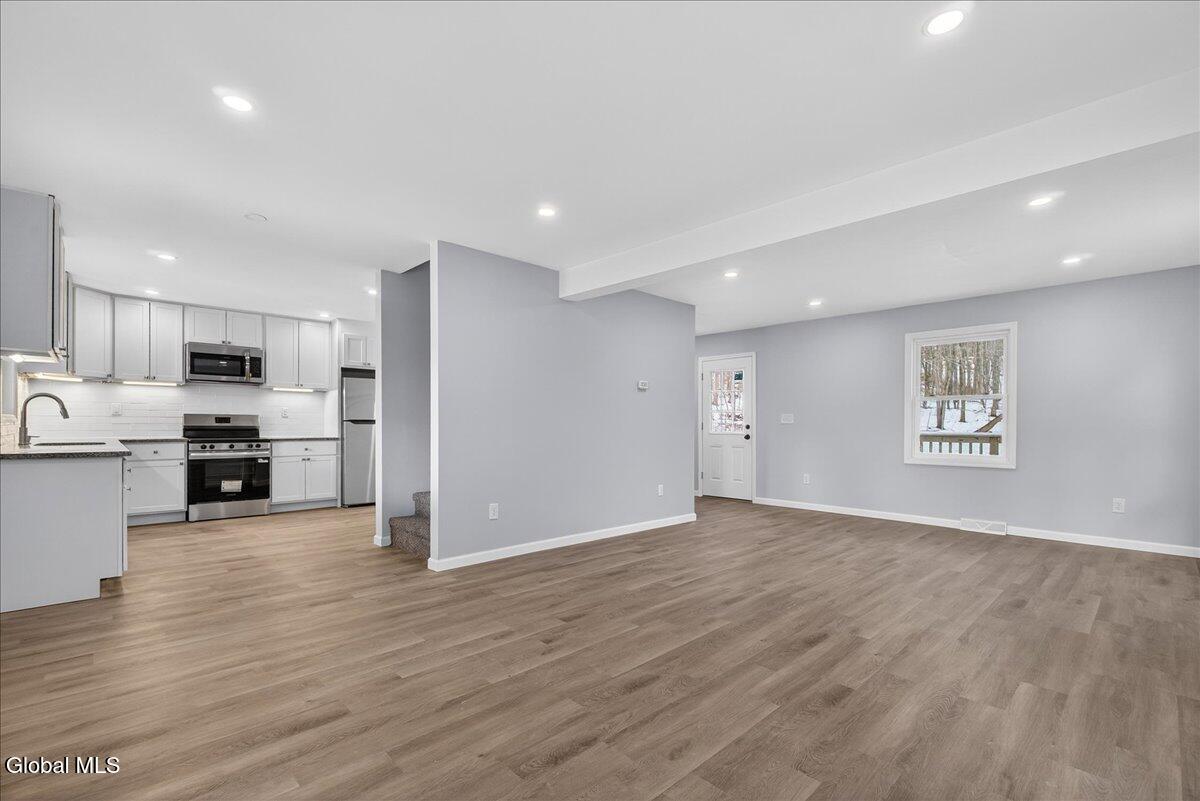 6 Charl Lane Troy NY 12180