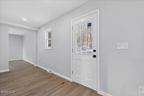 6 Charl Lane Troy NY 12180
