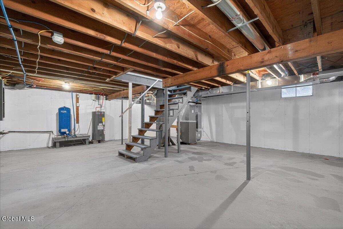 6 Charl Lane Troy NY 12180