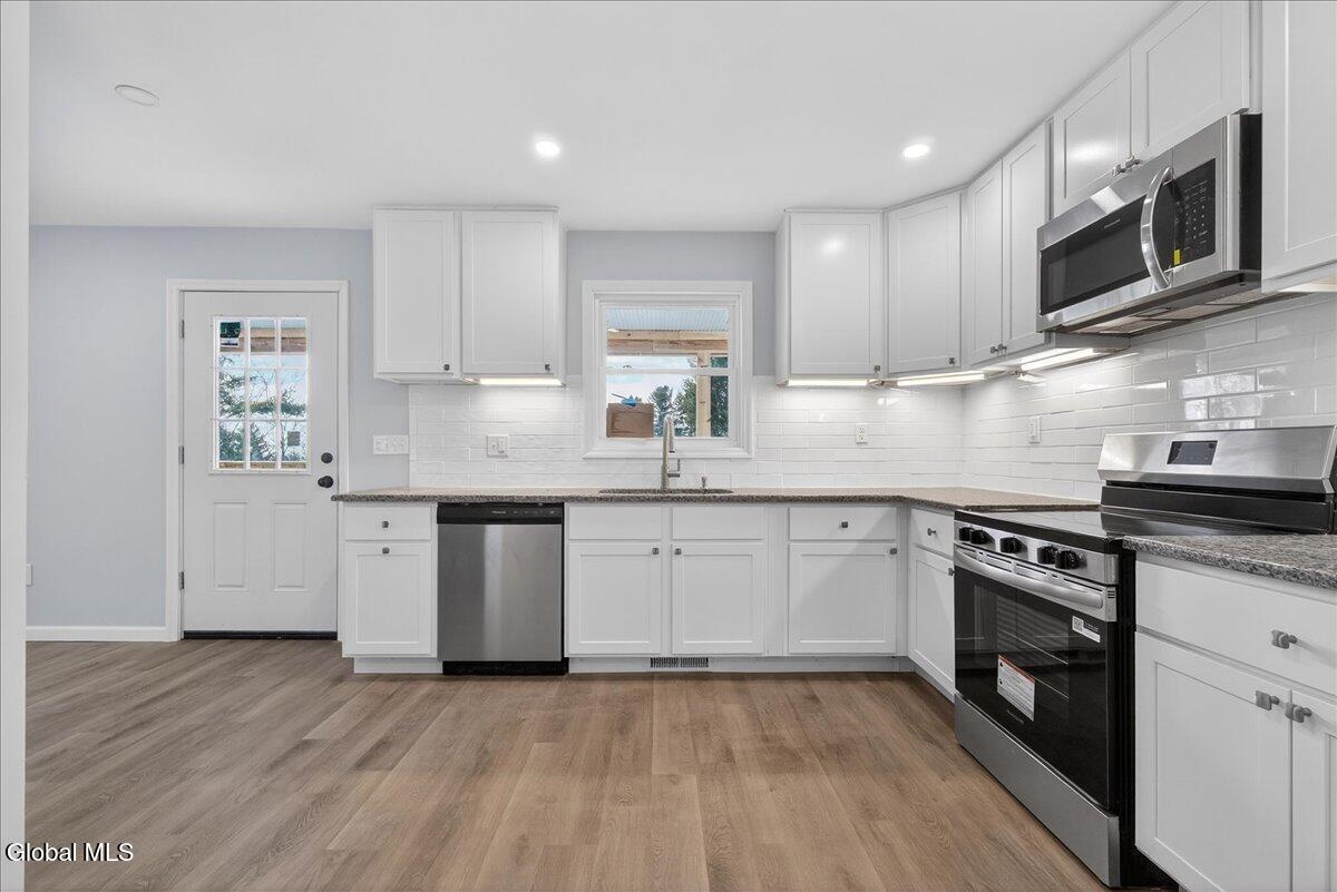 6 Charl Lane Troy NY 12180