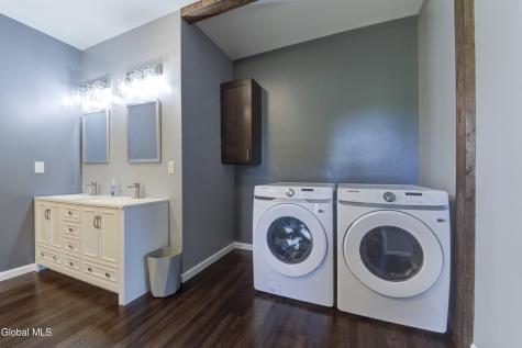 285 Hayes Road Schaghticoke NY 12154