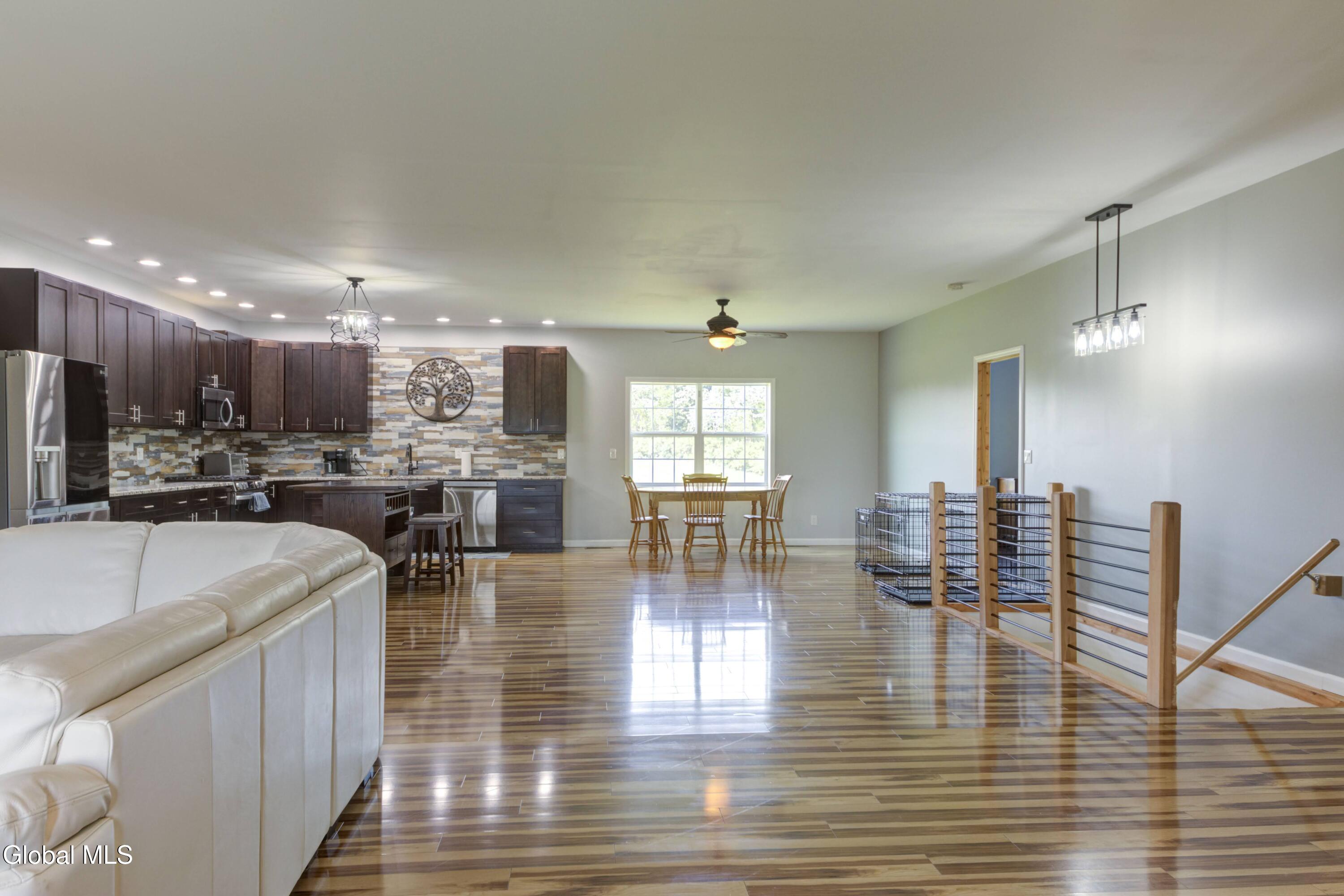 285 Hayes Road Schaghticoke NY 12154