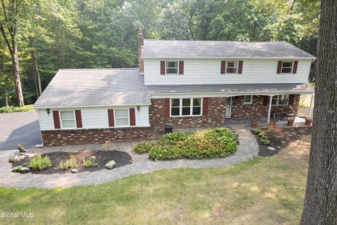 38 Shadow Wood Way Ballston Lake NY 12019