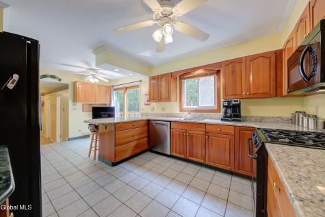 38 Shadow Wood Way Ballston Lake NY 12019