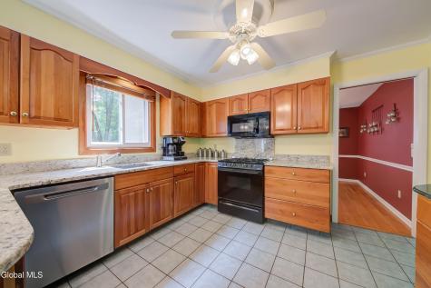 38 Shadow Wood Way Ballston Lake NY 12019