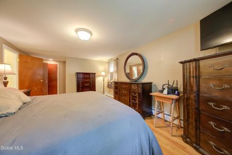 38 Shadow Wood Way Ballston Lake NY 12019