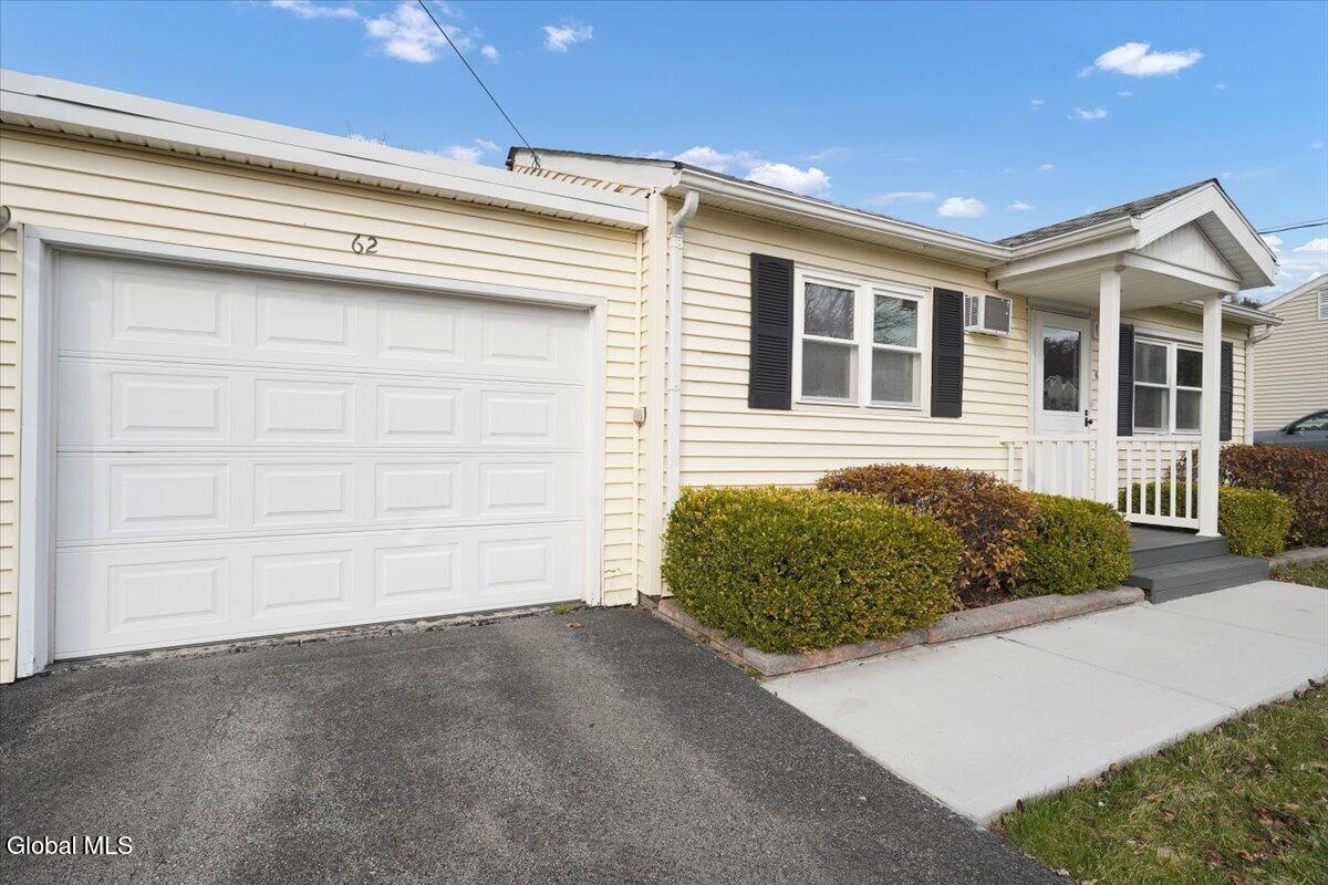 62 Mary Hadge Drive Schenectady NY 12309