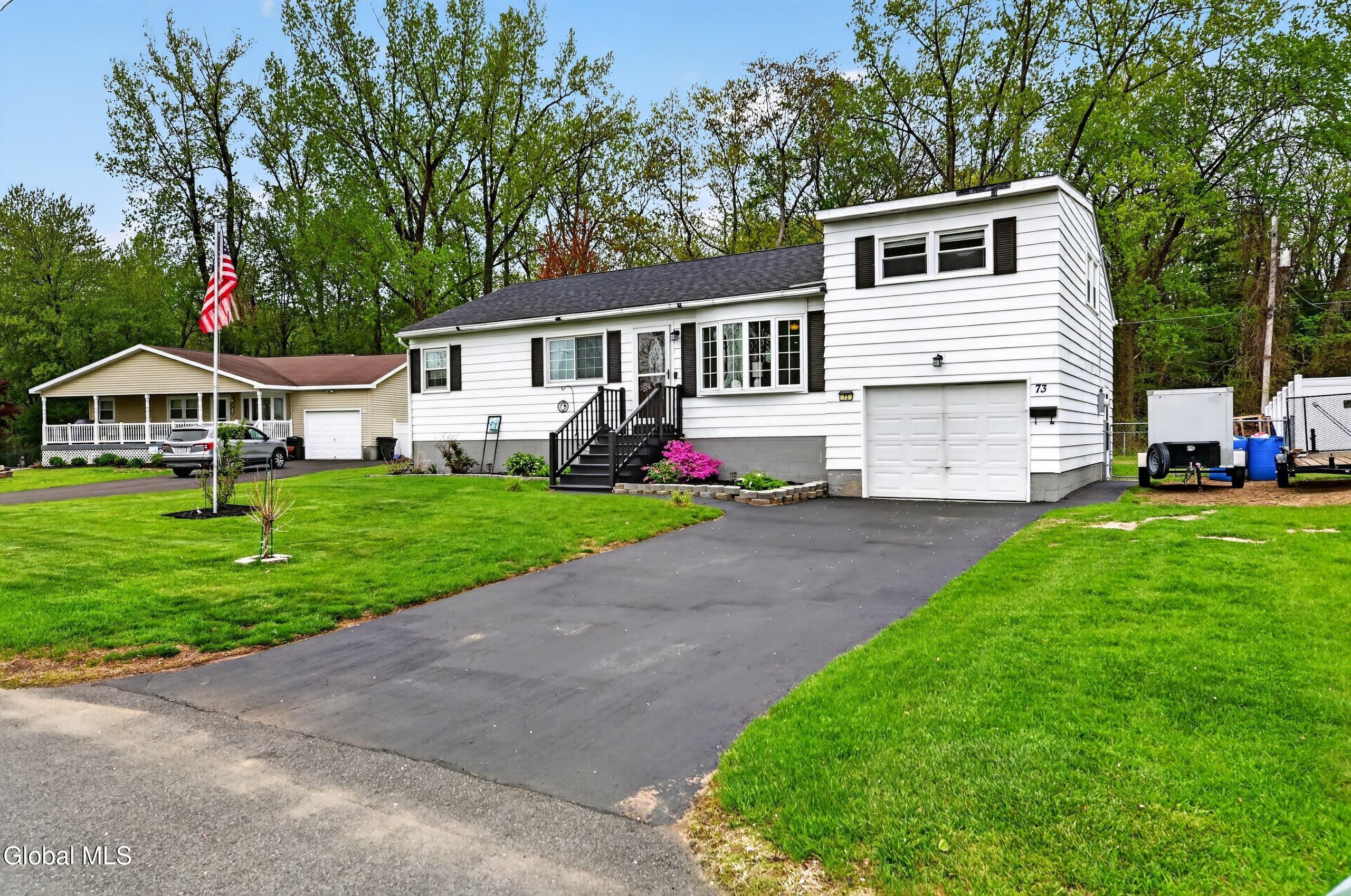73 Bridle Path Albany NY 12205