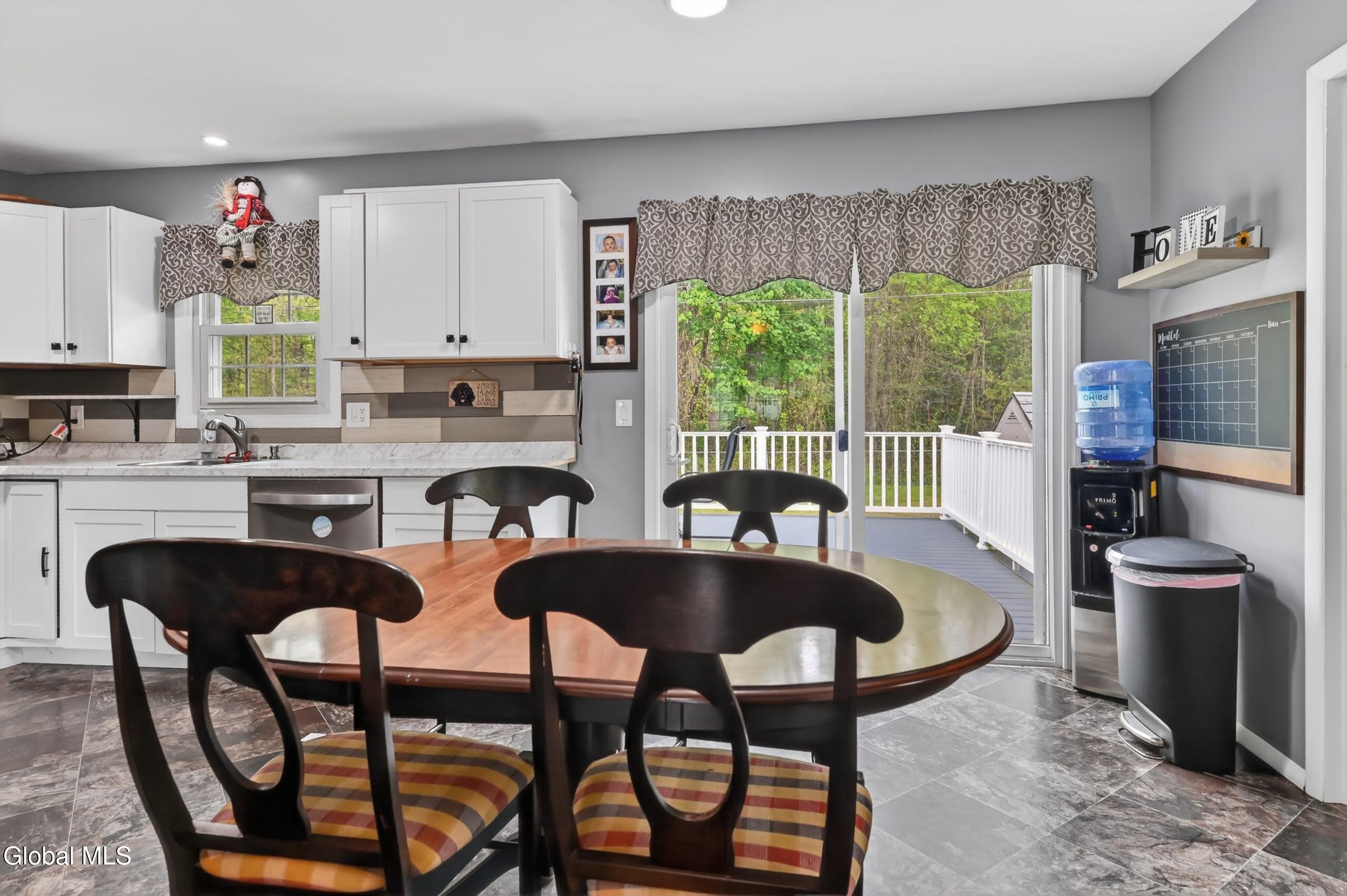 73 Bridle Path Albany NY 12205