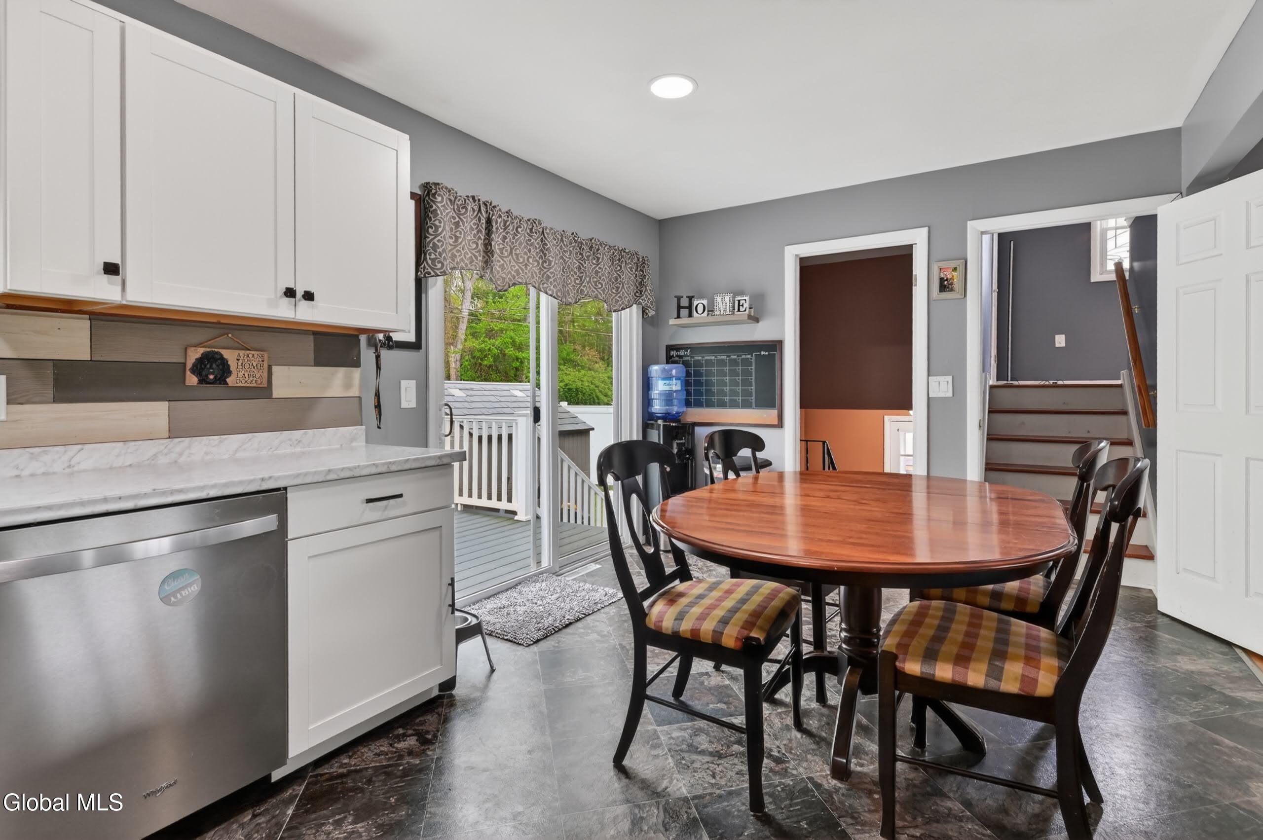 73 Bridle Path Albany NY 12205