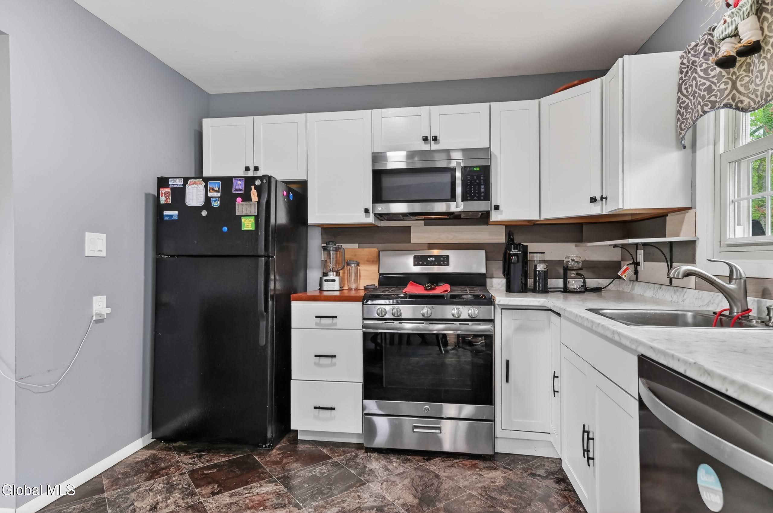 73 Bridle Path Albany NY 12205