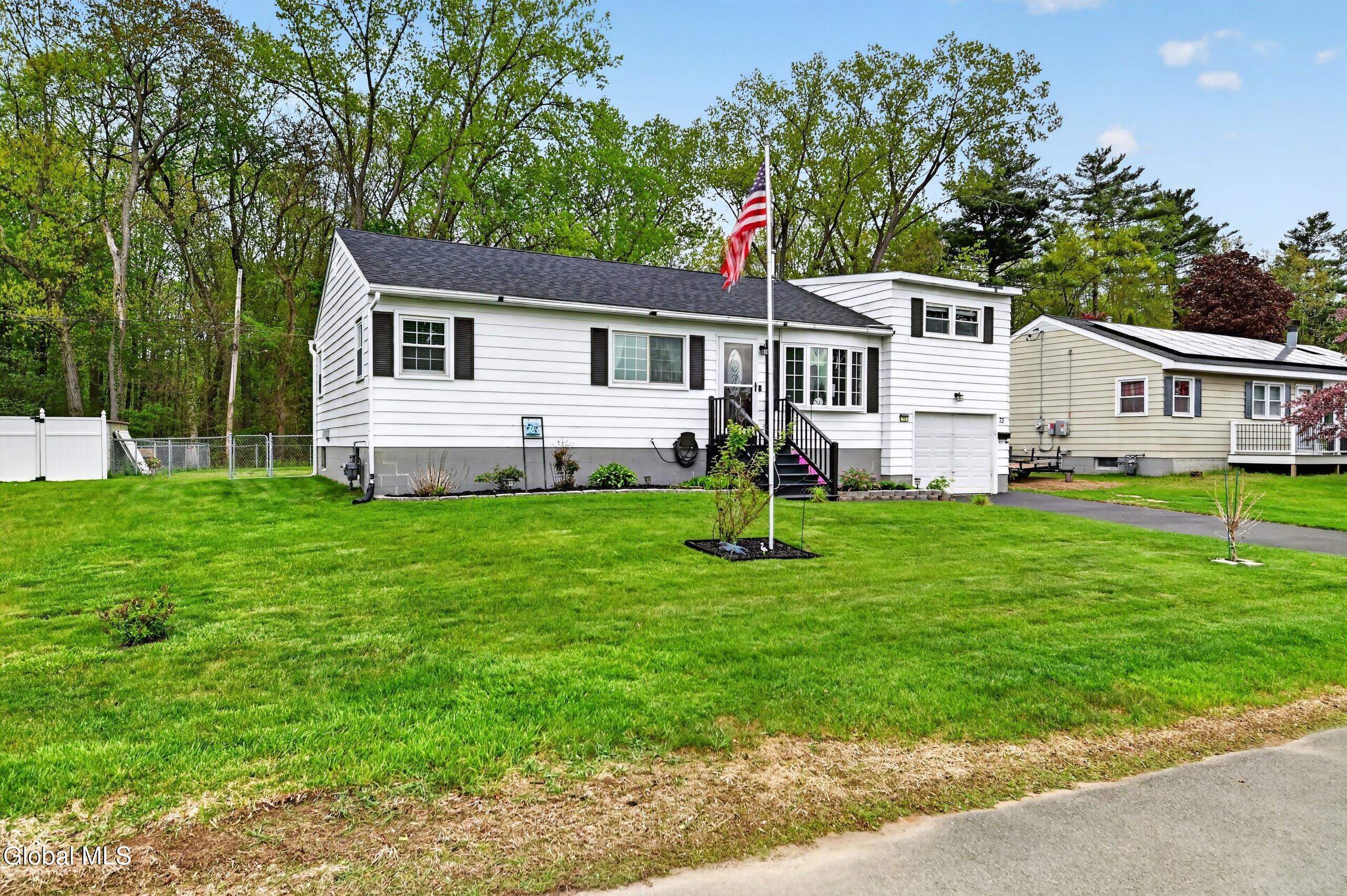 73 Bridle Path Albany NY 12205