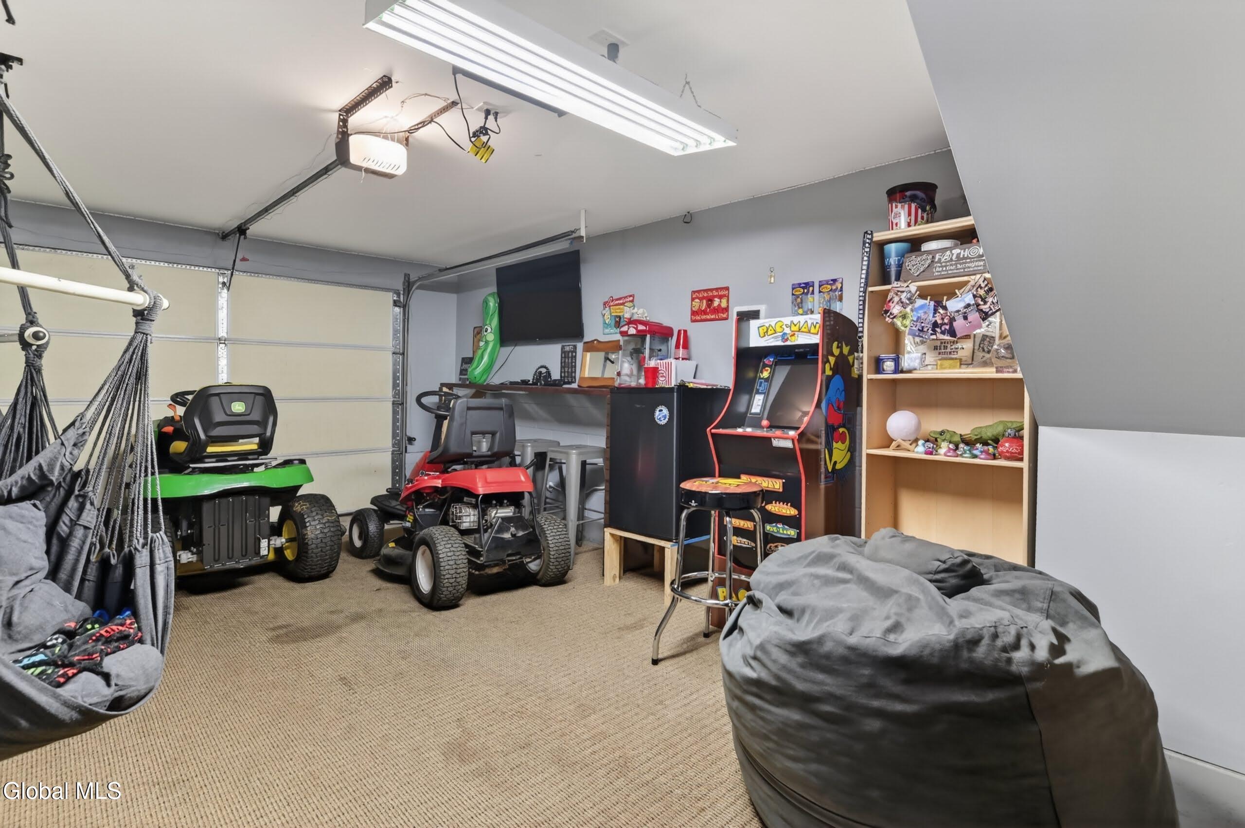 73 Bridle Path Albany NY 12205