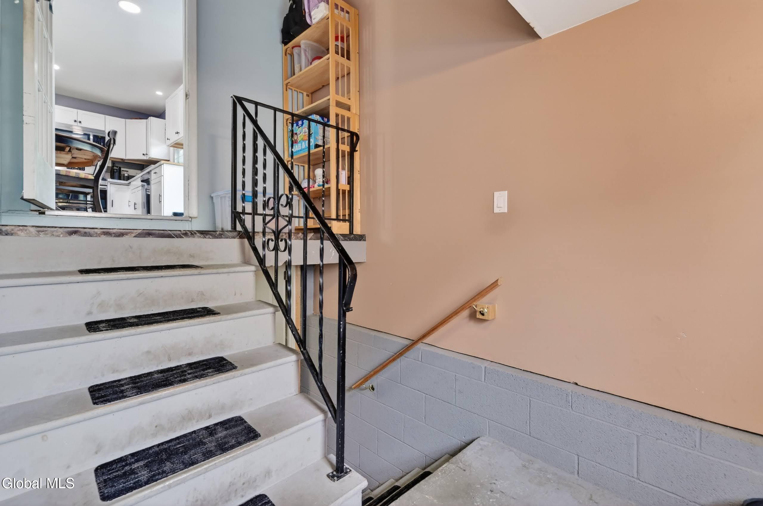 73 Bridle Path Albany NY 12205