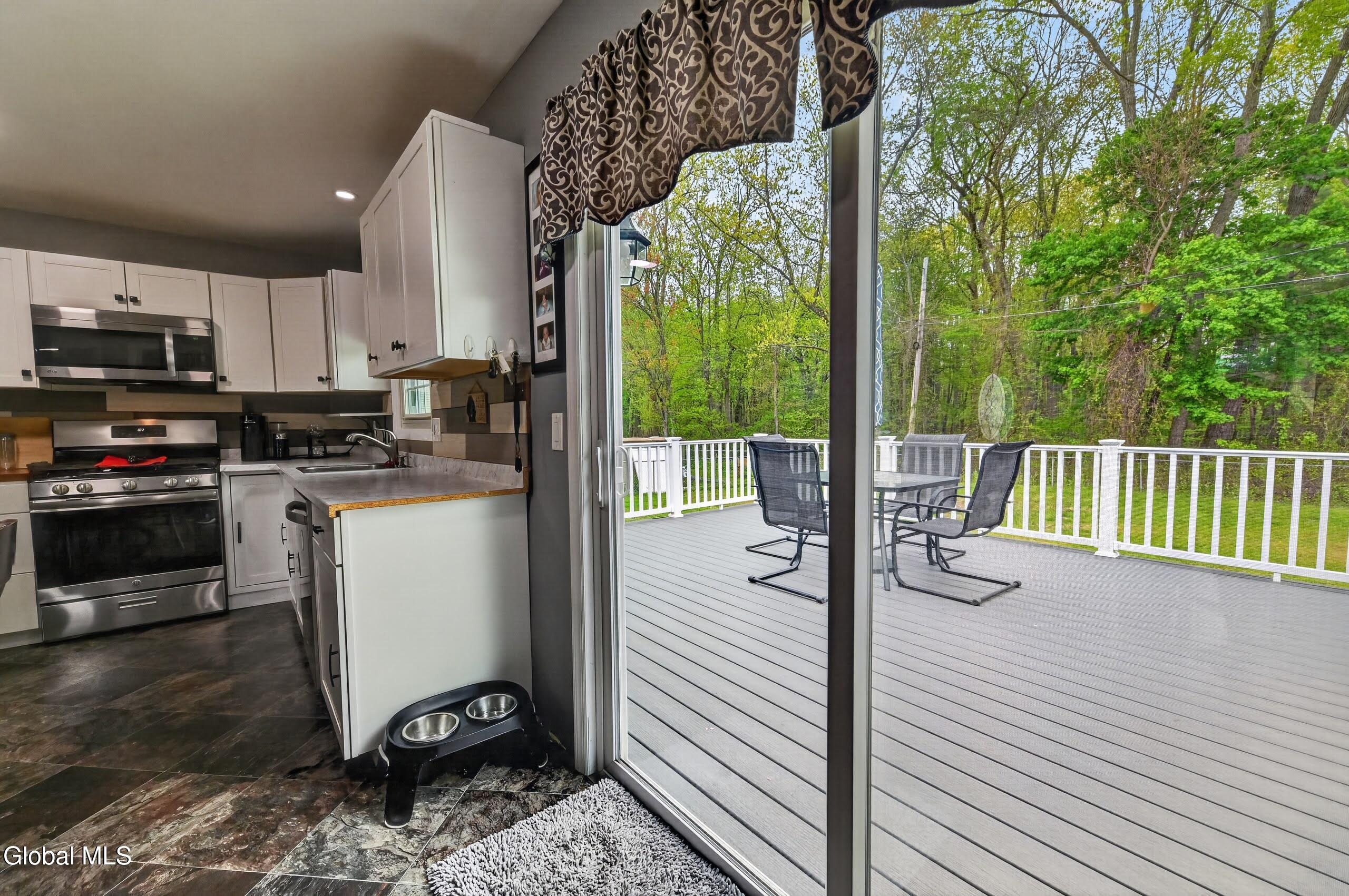 73 Bridle Path Albany NY 12205