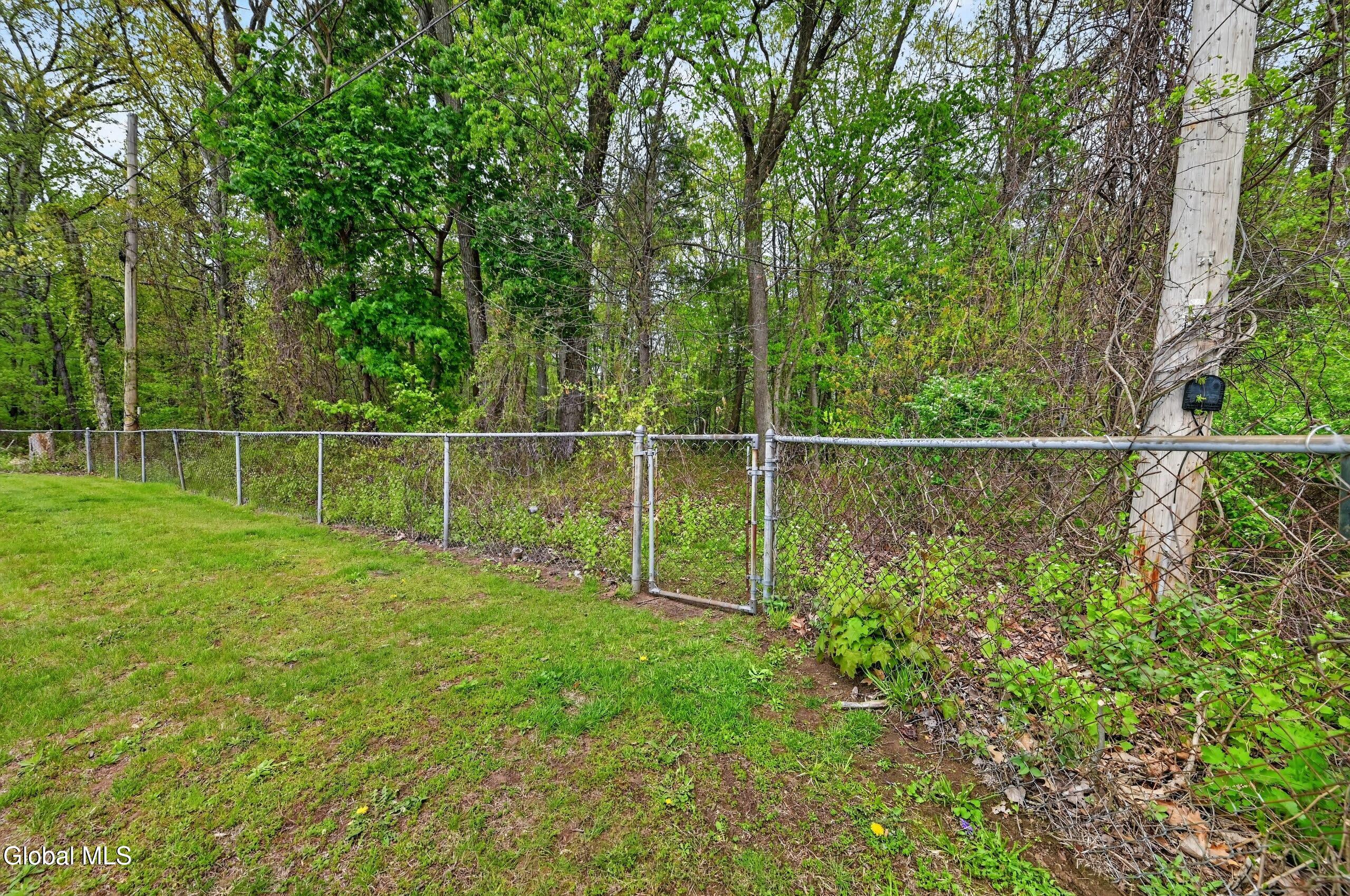 73 Bridle Path Albany NY 12205