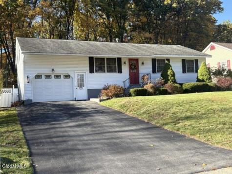 27 Ferndell Spring Drive Saratoga Springs NY 12866