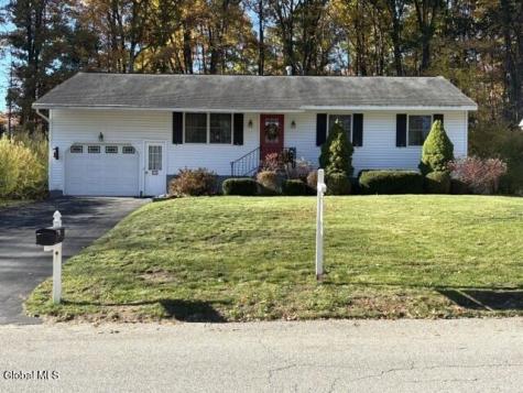 27 Ferndell Spring Drive Saratoga Springs NY 12866