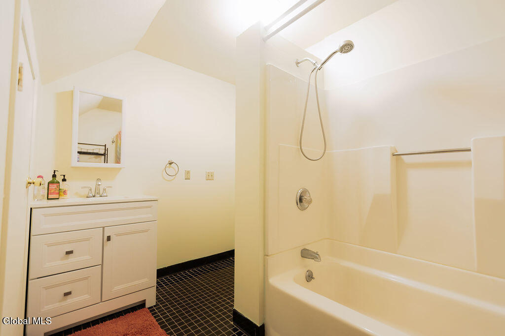 1844 Fiero Avenue Schenectady NY 12303