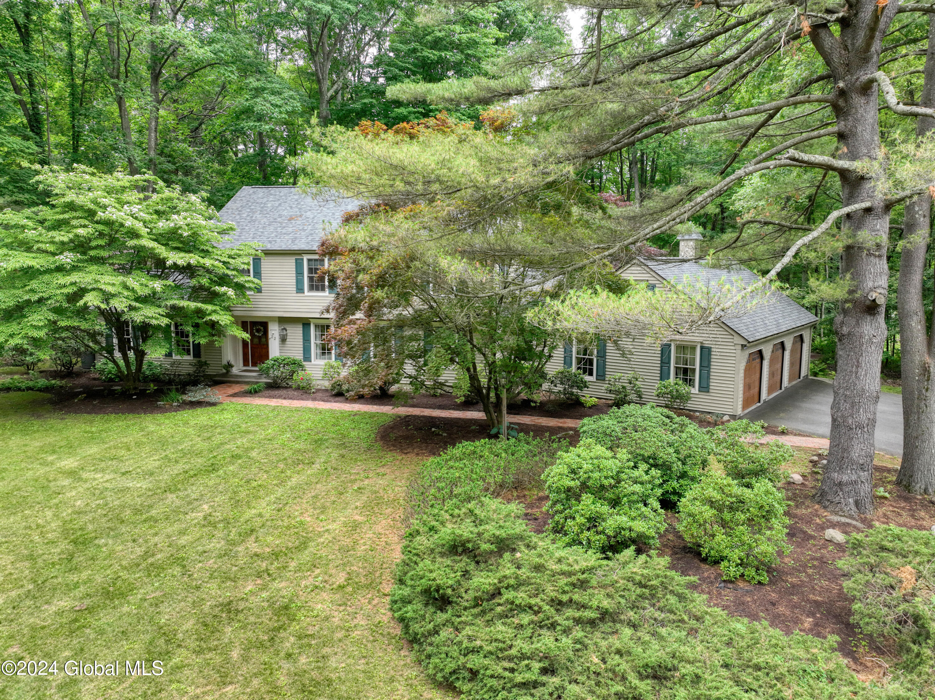 22 Ruxton Road Delmar NY 12054