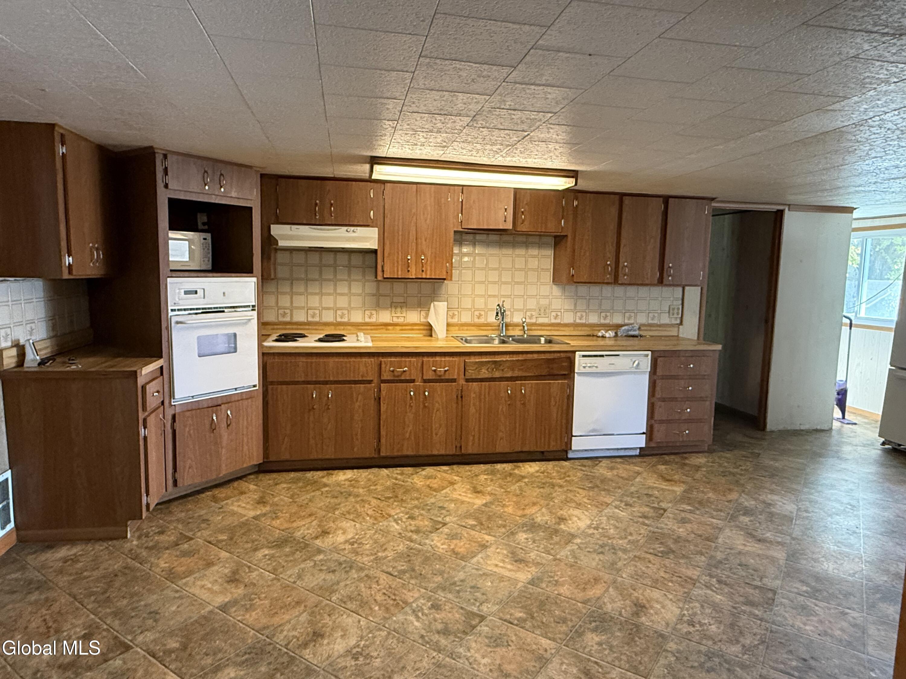 11 Hartman Loop Queensbury NY 12804