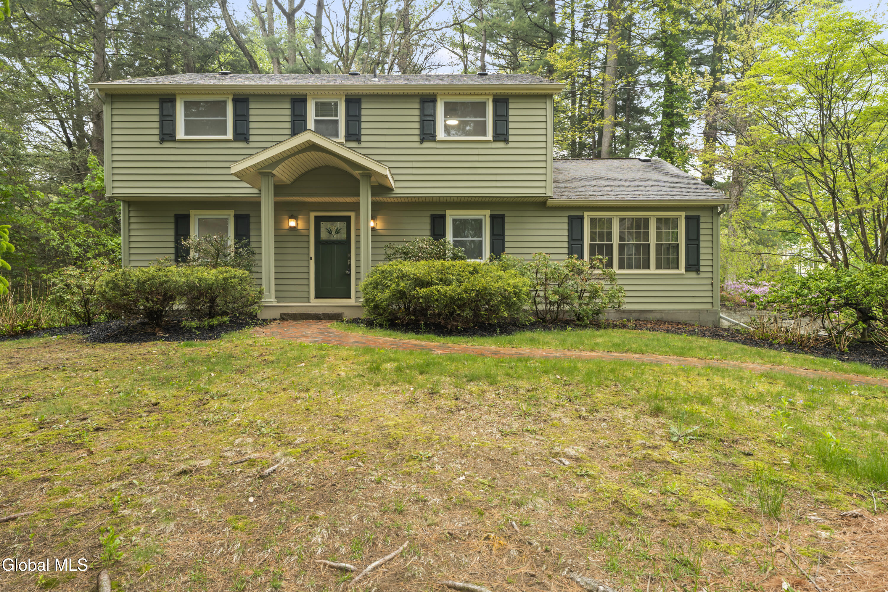 17 Belmonte Lane Clifton Park NY 12065