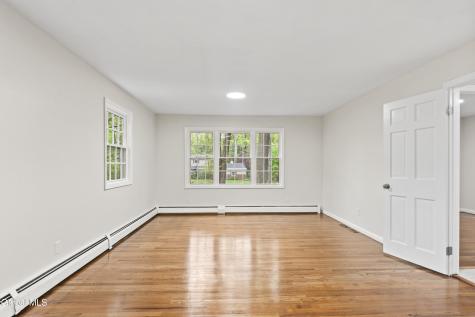 17 Belmonte Lane Clifton Park NY 12065