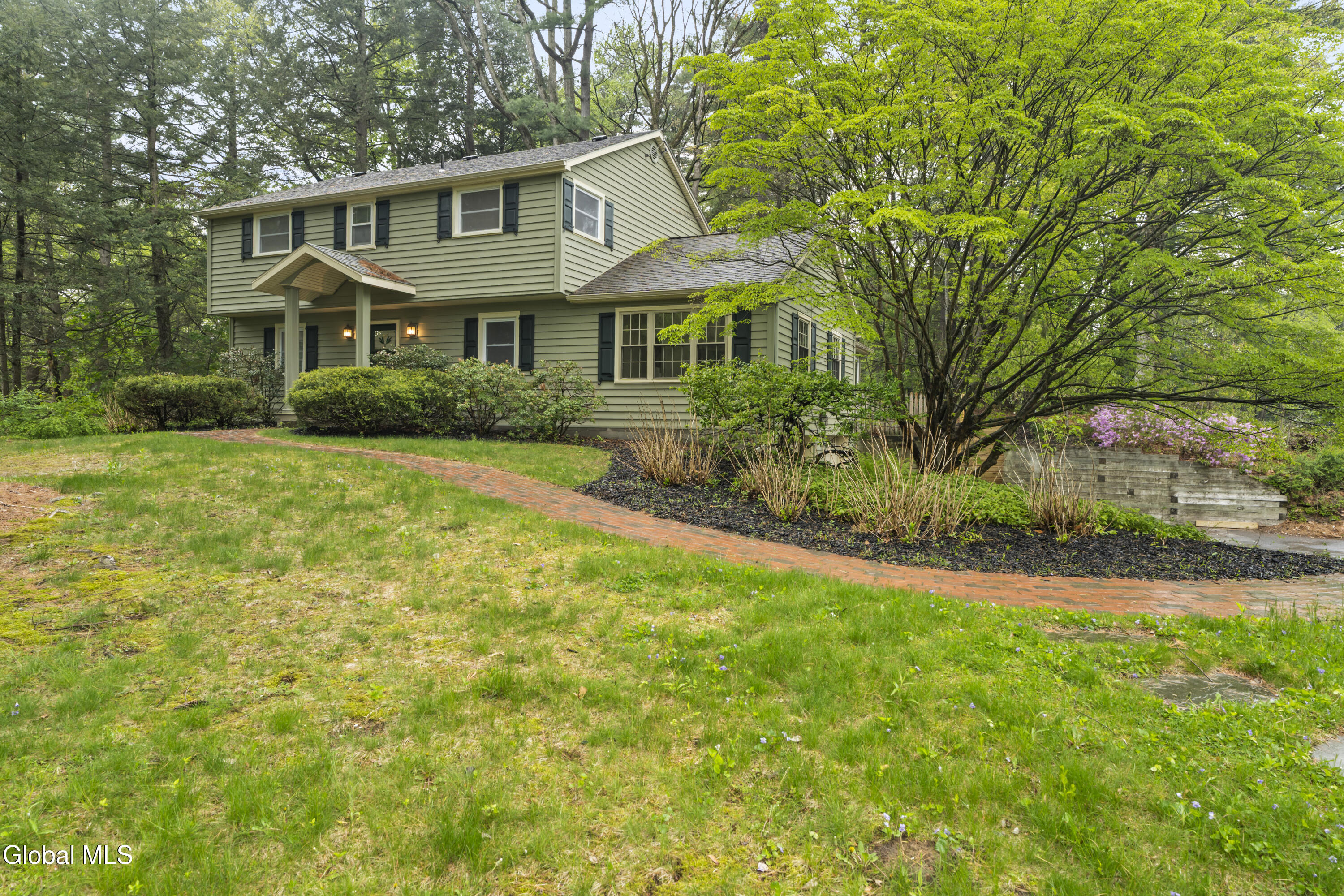 17 Belmonte Lane Clifton Park NY 12065