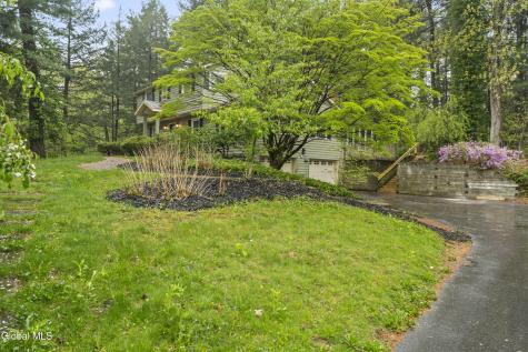 17 Belmonte Lane Clifton Park NY 12065