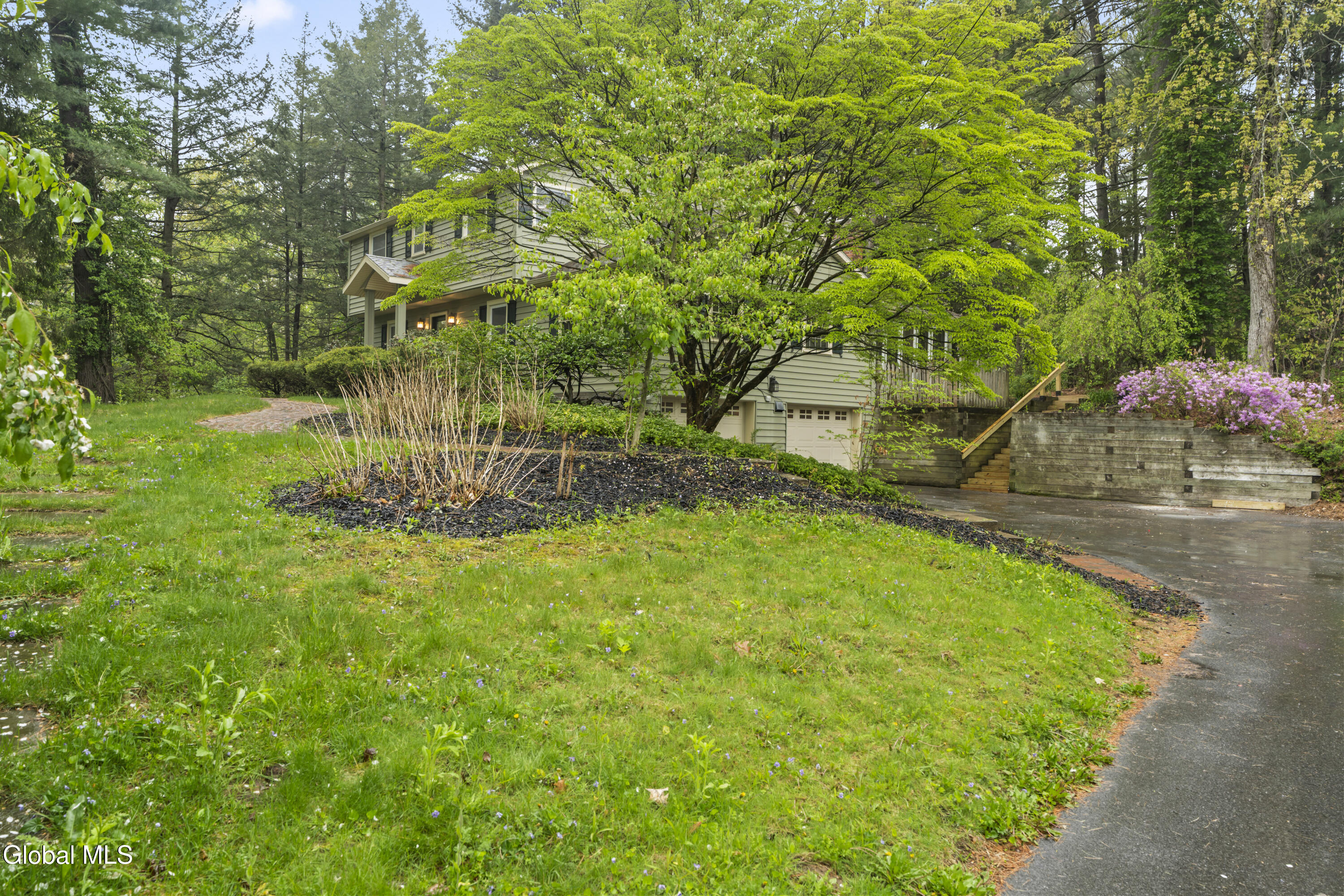 17 Belmonte Lane Clifton Park NY 12065