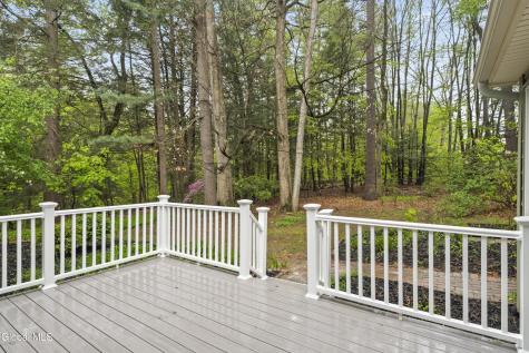 17 Belmonte Lane Clifton Park NY 12065