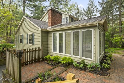 17 Belmonte Lane Clifton Park NY 12065