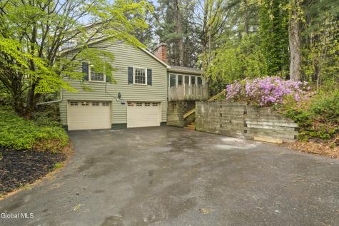 17 Belmonte Lane Clifton Park NY 12065