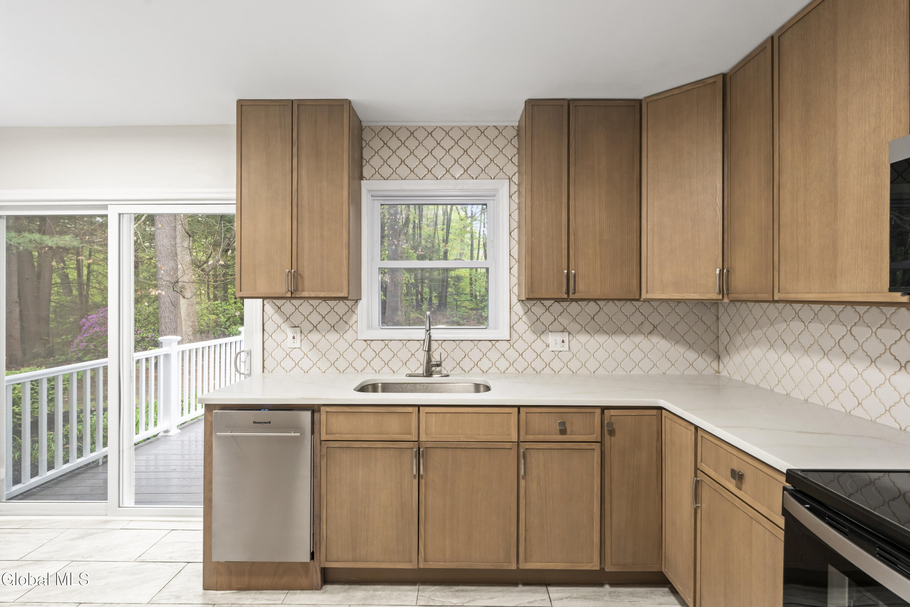17 Belmonte Lane Clifton Park NY 12065