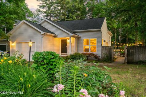 18 Skylark Drive Ballston Spa NY 12020