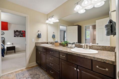 42 Tipperary Way Ballston Lake NY 12019